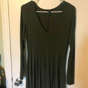 Forever 21 Long Sleeved Swing Dress - Large